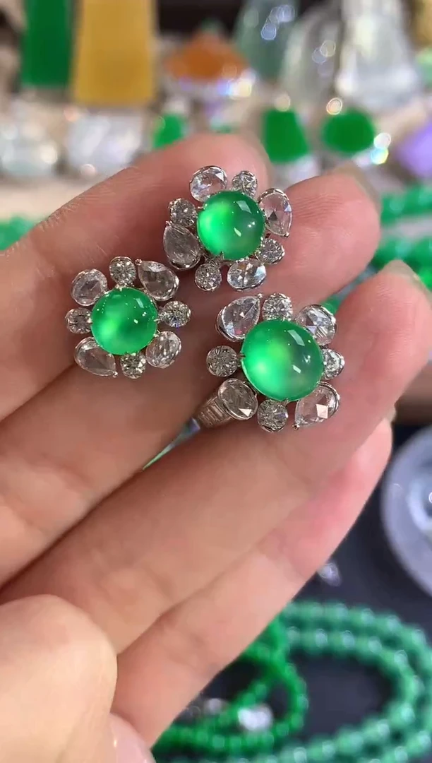 18K金镶嵌翡翠耳饰利*+戒指一套-A100