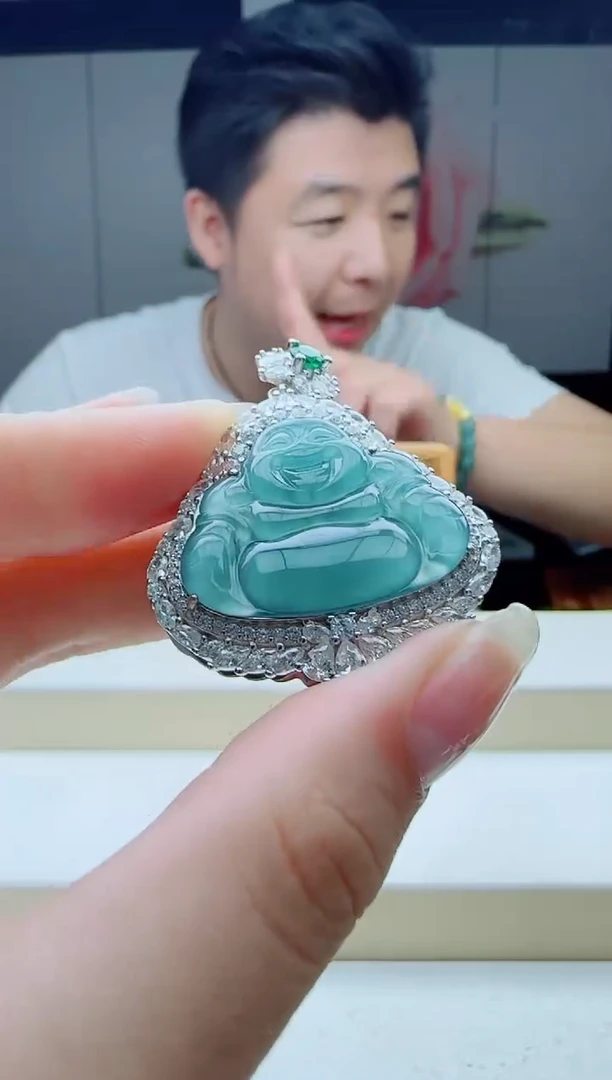 颈饰未镶嵌翡翠多样性发其中一