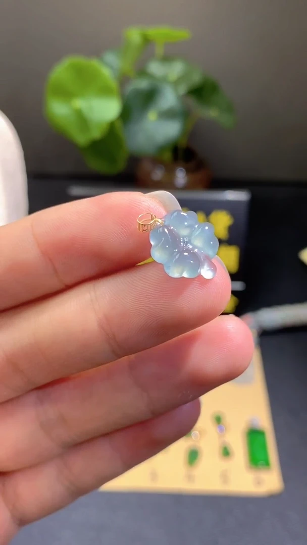 颈饰18K金镶嵌翡翠翡翠A货