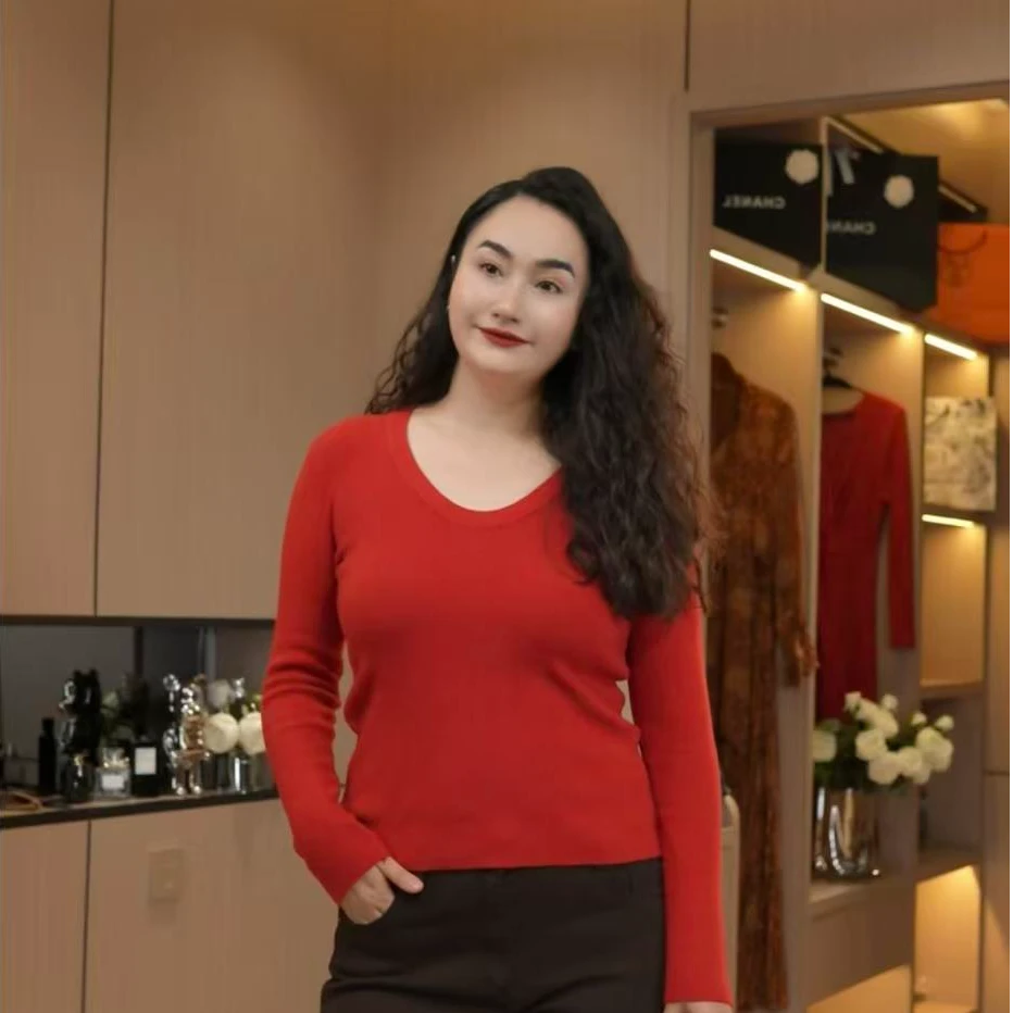韩系细羊毛U领修身长袖打底针织衫女秋季时尚显瘦软糯亲肤上衣
