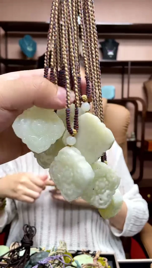 【闪购商品】岫玉吊坠未镶嵌祝老板生日快乐