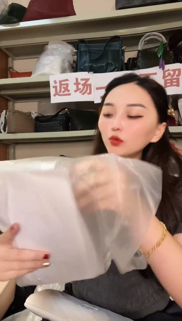 小牛皮（革） 高端订制时尚百搭女士手提 腋下斜跨包包