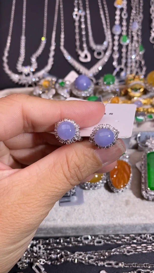 18K金镶嵌翡翠耳饰耳饰