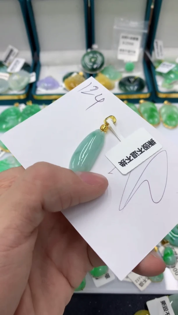 【闪购商品】翡翠颈饰未镶嵌1111111111