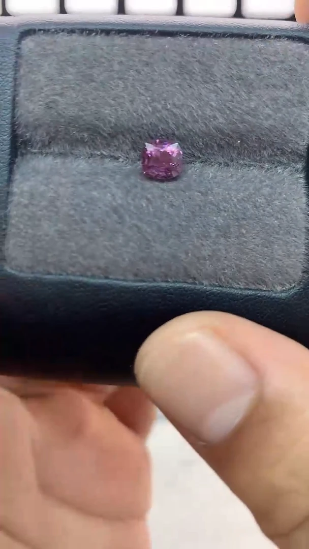 裸石未镶嵌尖晶石1.35克拉