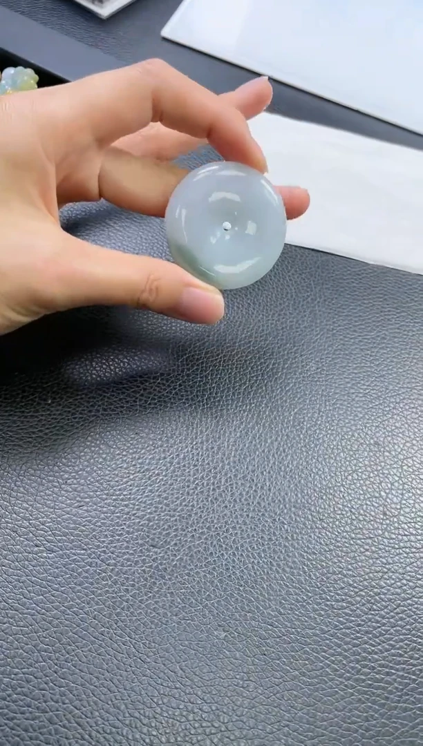 【闪购商品】翡翠挂件未镶嵌大平安扣一个