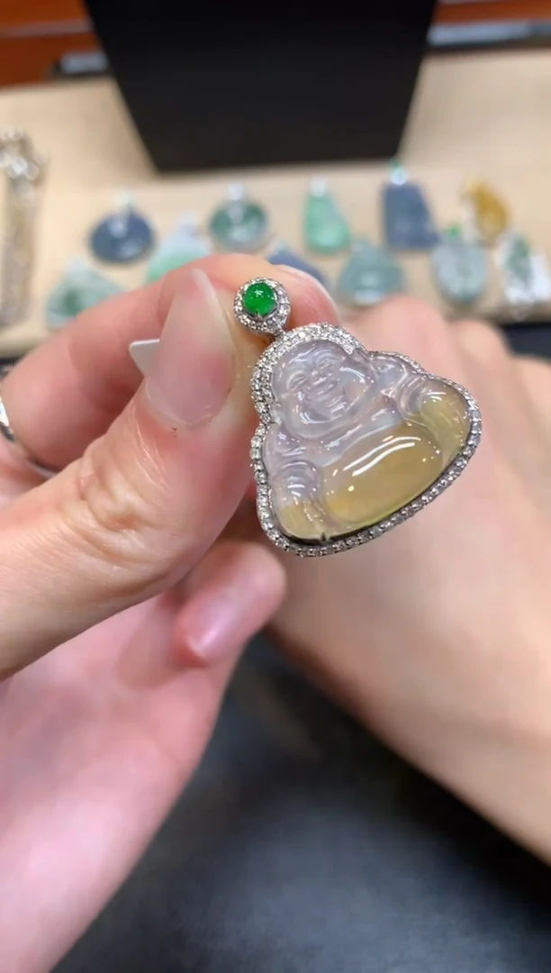 【闪购商品】翡翠颈饰18K金镶嵌佛公【无服务费】