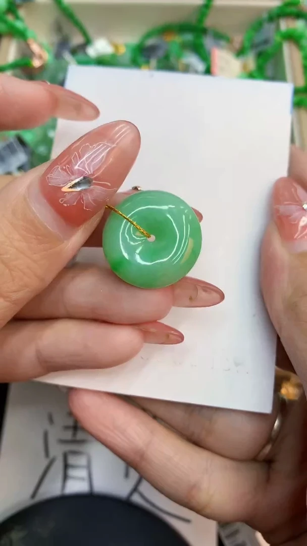 颈饰未镶嵌翡翠1