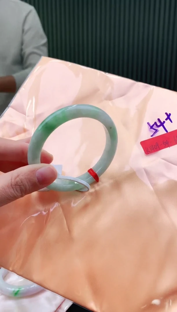 未镶嵌手镯翡翠53+