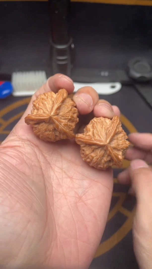 吊坠文玩核桃盘山三棱35