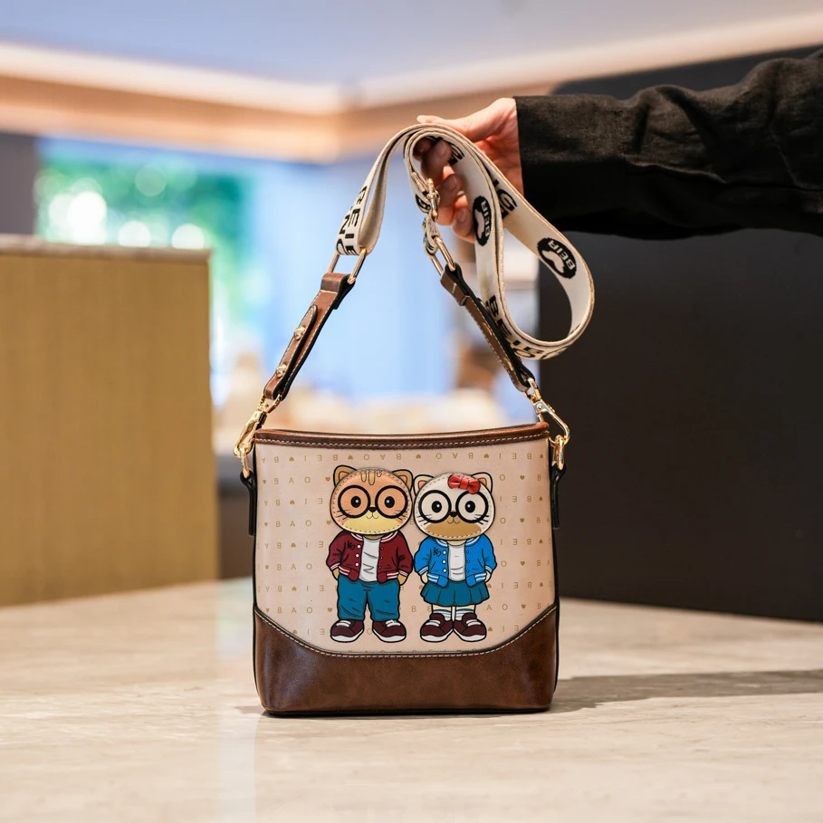 2025新款休闲流行潮包高质感时尚小方包唯美简约单肩斜挎女包百搭