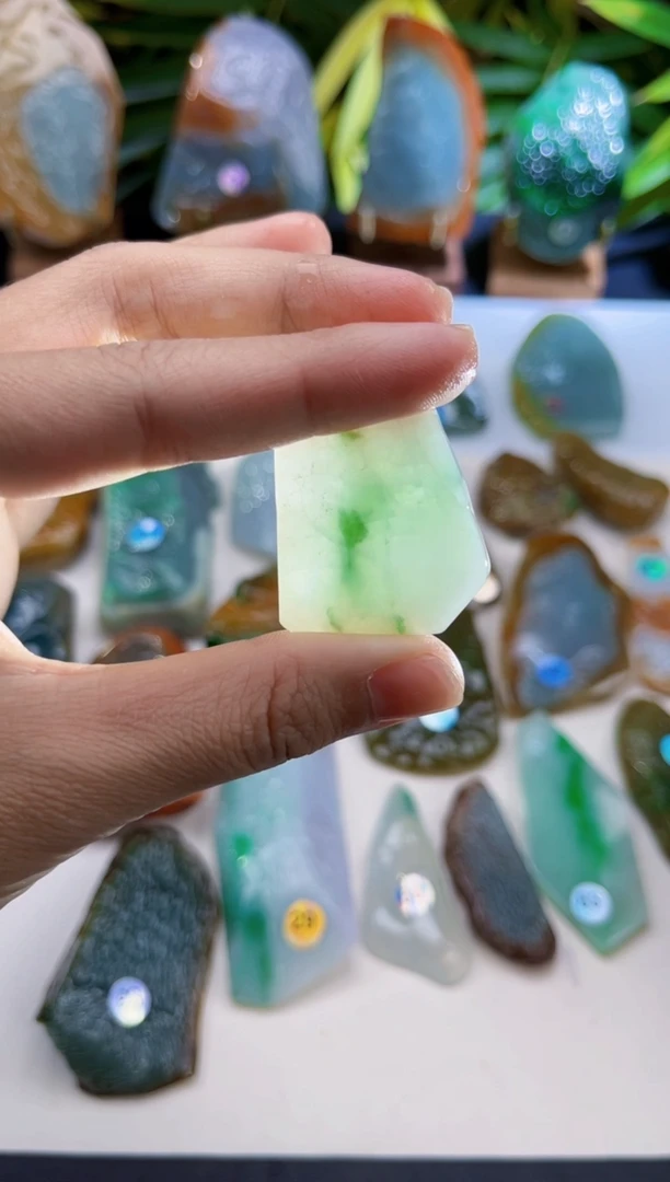 未镶嵌定制翡翠翡翠