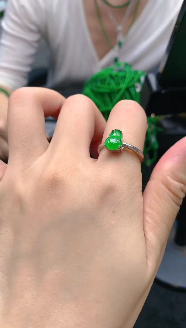 翡翠未镶嵌颈饰天然A货翡翠