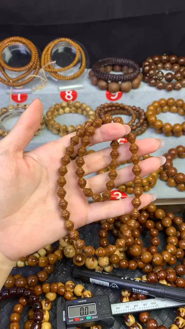 手串紫金鼠手持饭碗