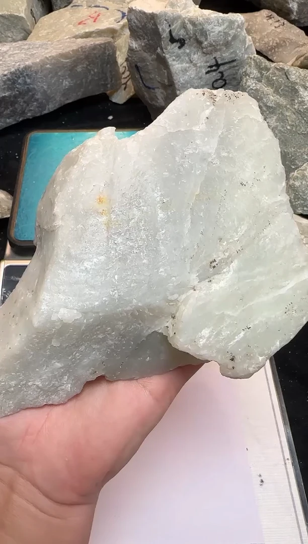 未镶嵌根据客户要求定制和田玉莎-新疆和田玉于田料