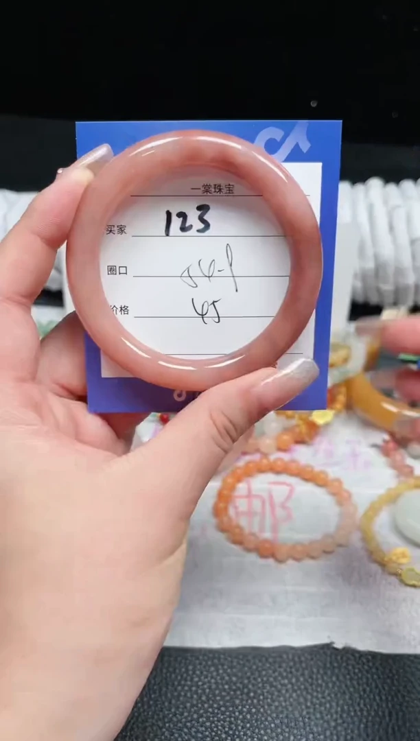 【闪购商品】石英质玉手镯未镶嵌123