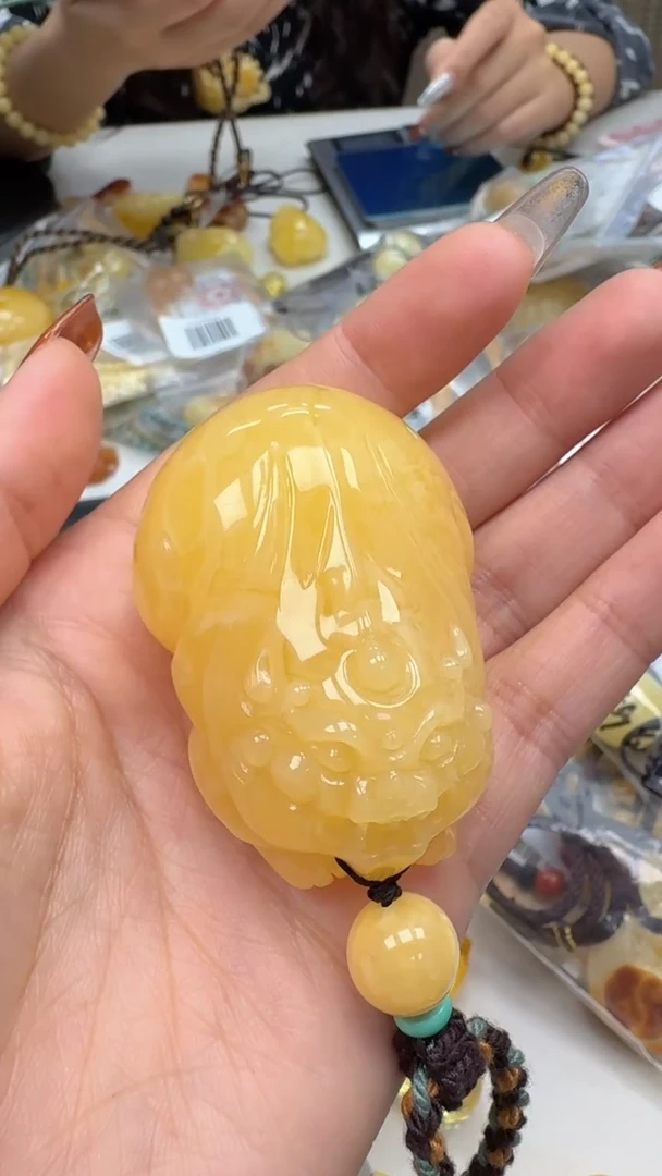 裸石琥珀未镶嵌如图