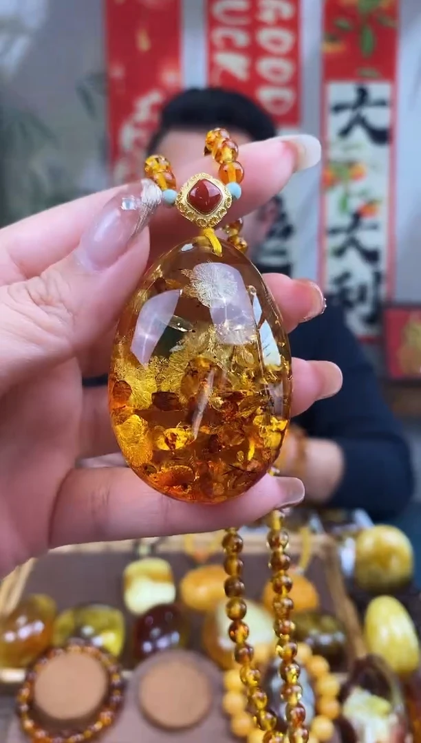 【闪购商品】琥珀裸石未镶嵌基地发货 一物一证 顺丰包邮