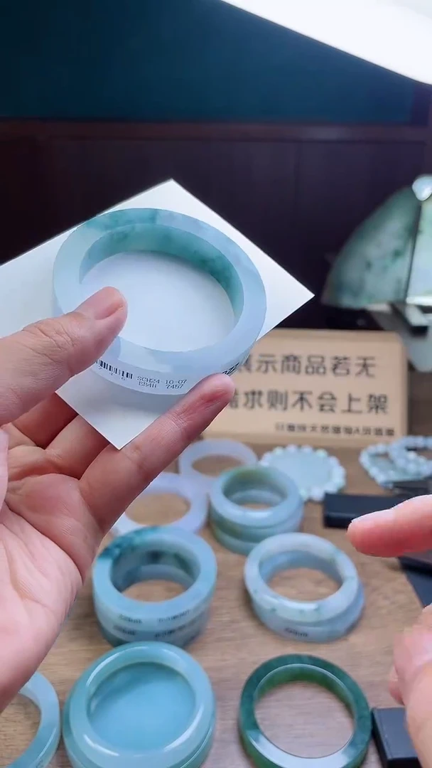 定制翡翠手镯未镶嵌定制