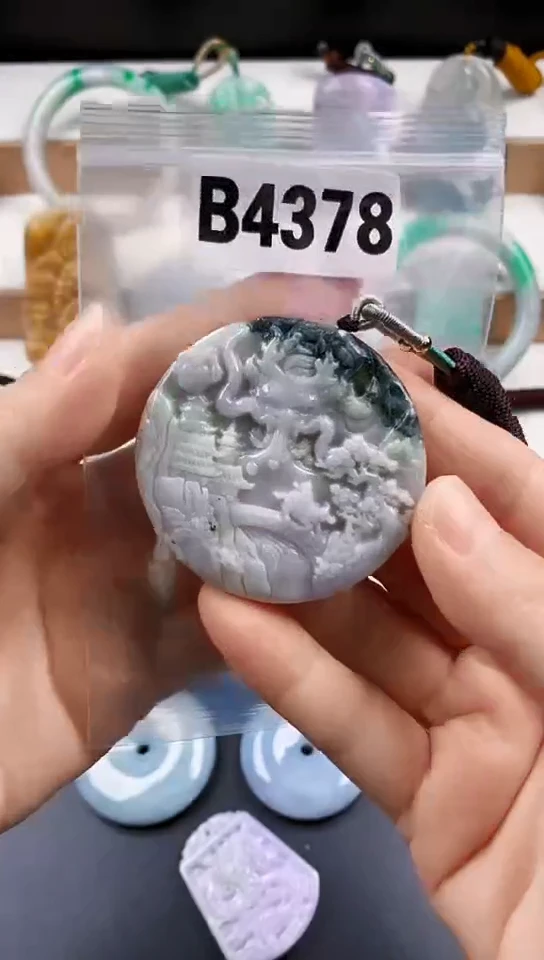 颈饰未镶嵌翡翠天然翡翠吊坠挂件