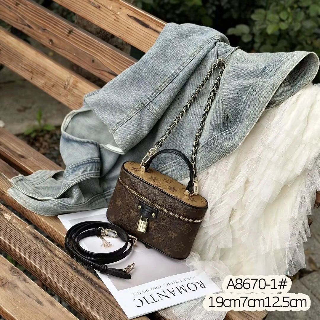 优草坊小众包包女款斜挎链条盒子包肩包百搭单肩小盒包精致小包包