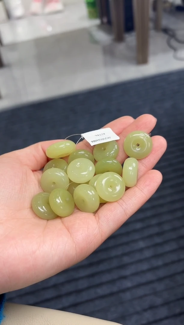 颈饰未镶嵌和田玉黄玉20mm平安扣多样性发一件