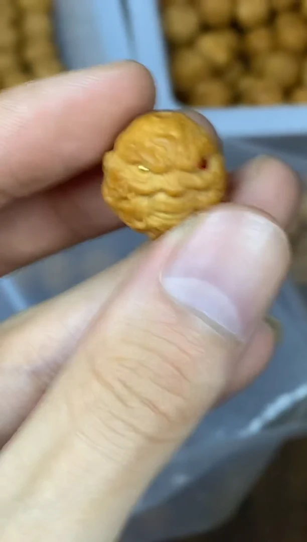 猴头核桃吊坠领主 红色