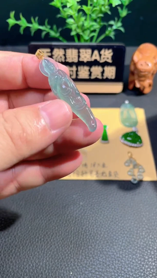 颈饰18K金镶嵌翡翠翡翠
