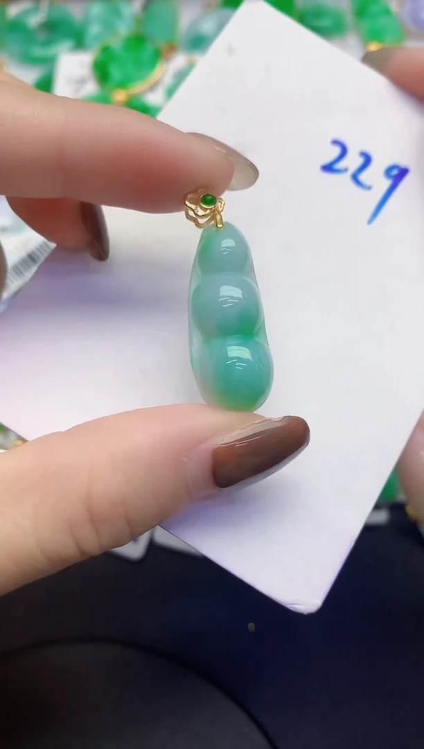 颈饰未镶嵌翡翠缅甸天然翡翠A货