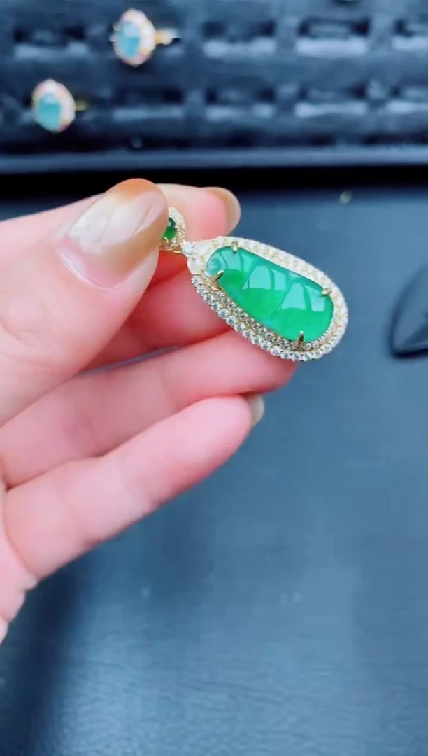 【闪购商品】翡翠颈饰银S925镶嵌天然a货翡翠328