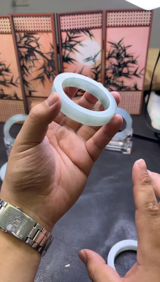 未镶嵌手镯定制翡翠无***卜手镯定制