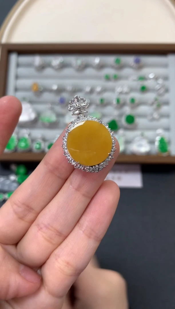 【闪购商品】翡翠吊坠(不含链)18K金镶嵌12800