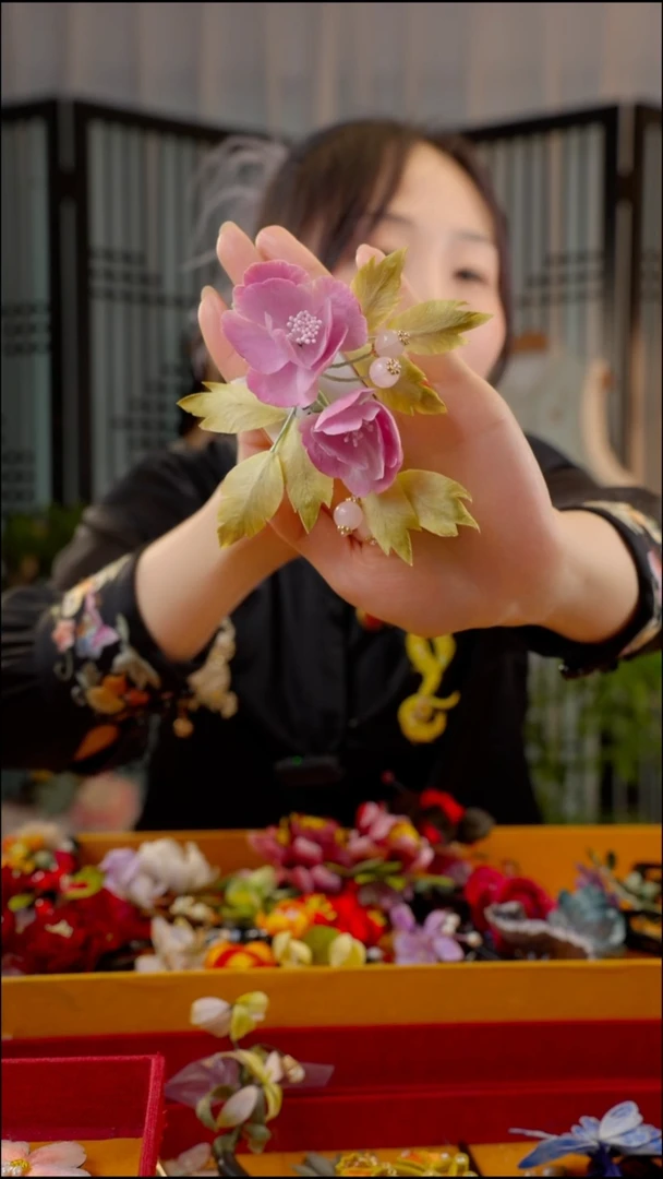 刺绣非遗苏绣绒花