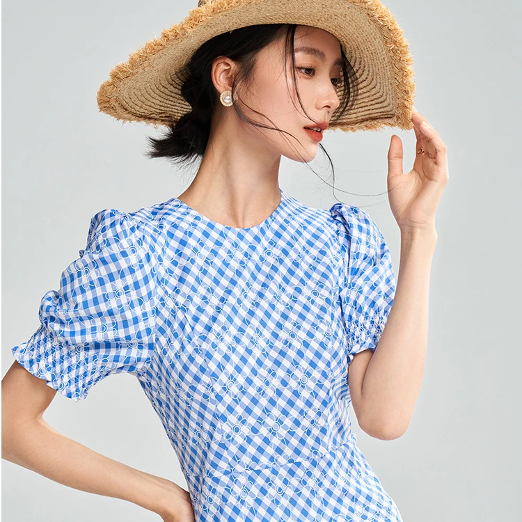 新款蓝白格子气质收腰连衣裙女设计感短袖高个子长裙夏天18280