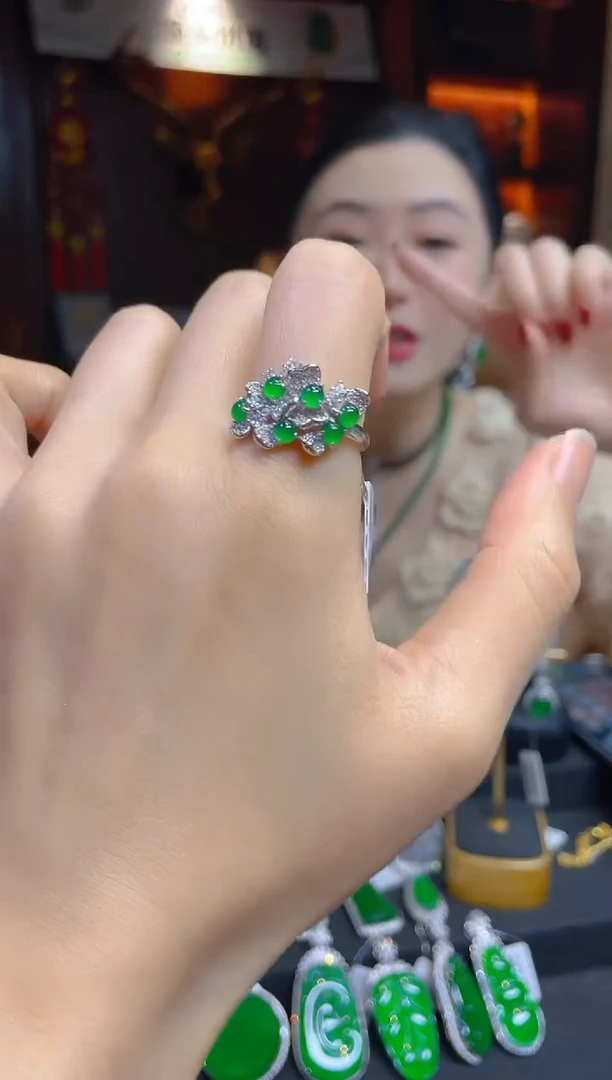 【闪购商品】翡翠戒指银S925镶嵌000天然A货翡翠