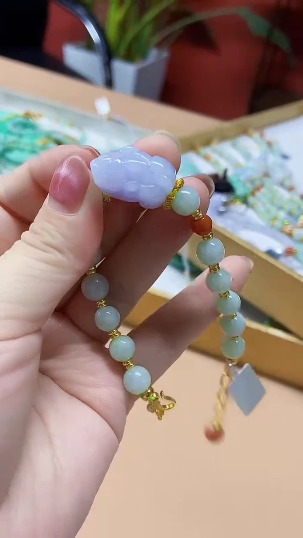 颈饰未镶嵌翡翠手串