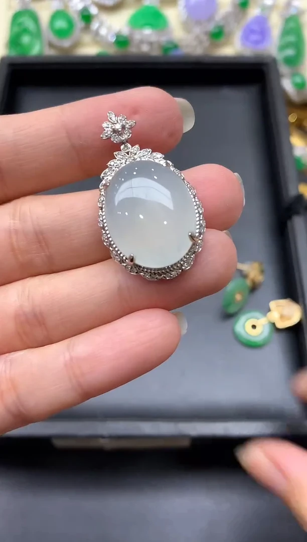 颈饰18K金镶嵌翡翠581中国好珍宝