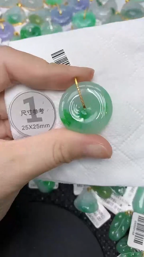 颈饰18K金镶嵌翡翠1111111111