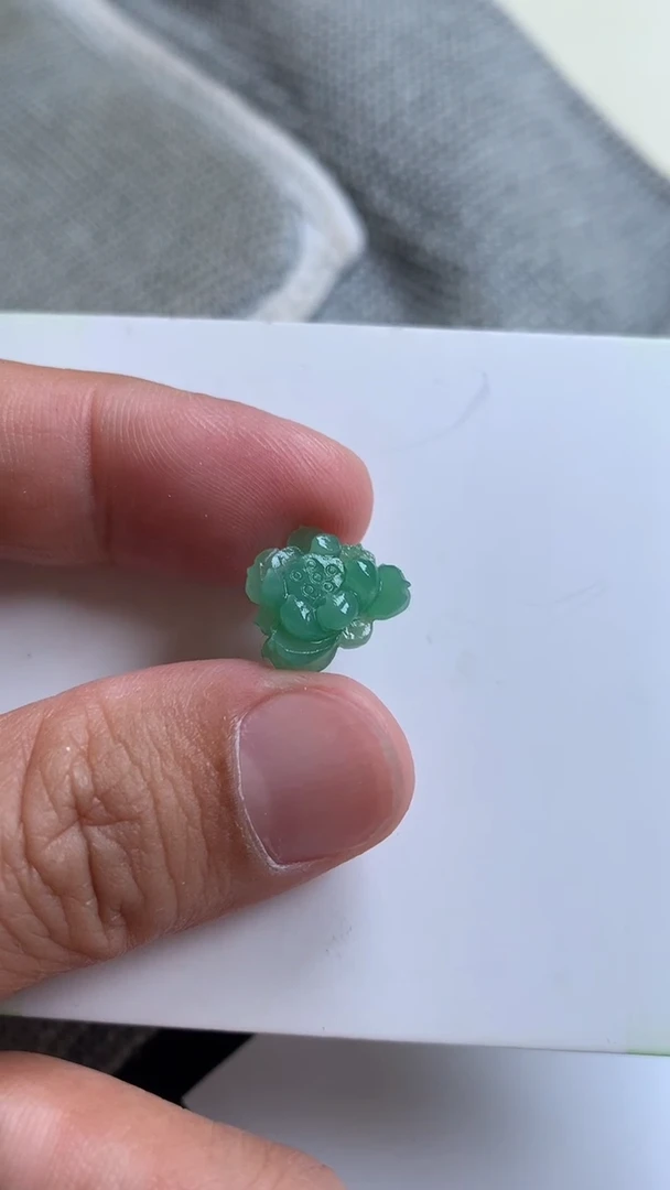 未镶嵌定制翡翠绿花300+30