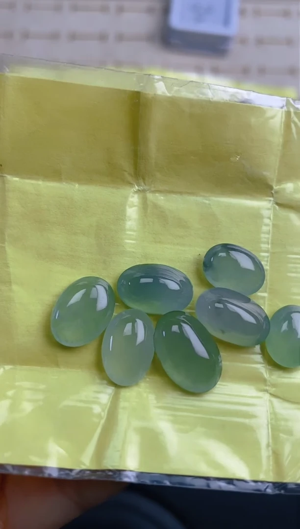 定制翡翠未镶嵌天然翡翠蛋面26