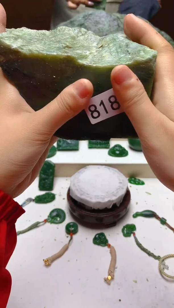 未镶嵌和田玉（碧玉）珠宝半成品1