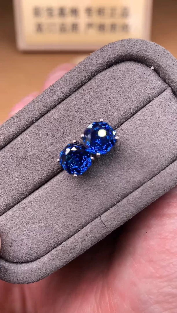 银S925镶嵌托帕石耳钉2222