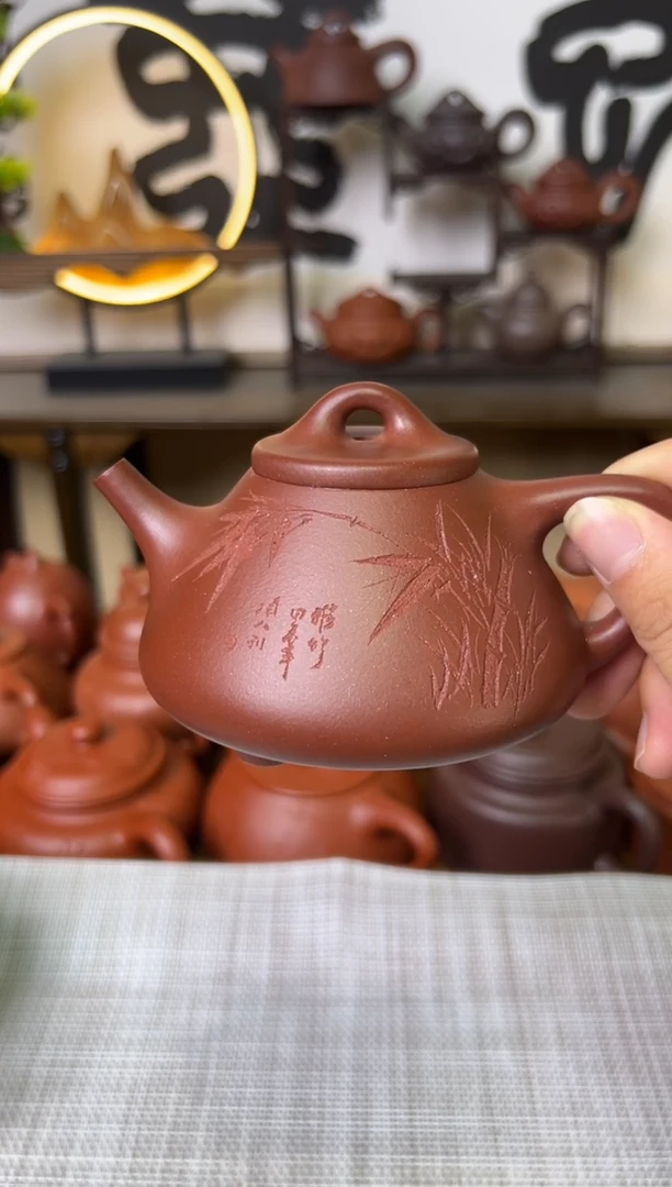 茶壶紫泥红皮龙子冶石瓢壶竹刻170CC-甘来兵