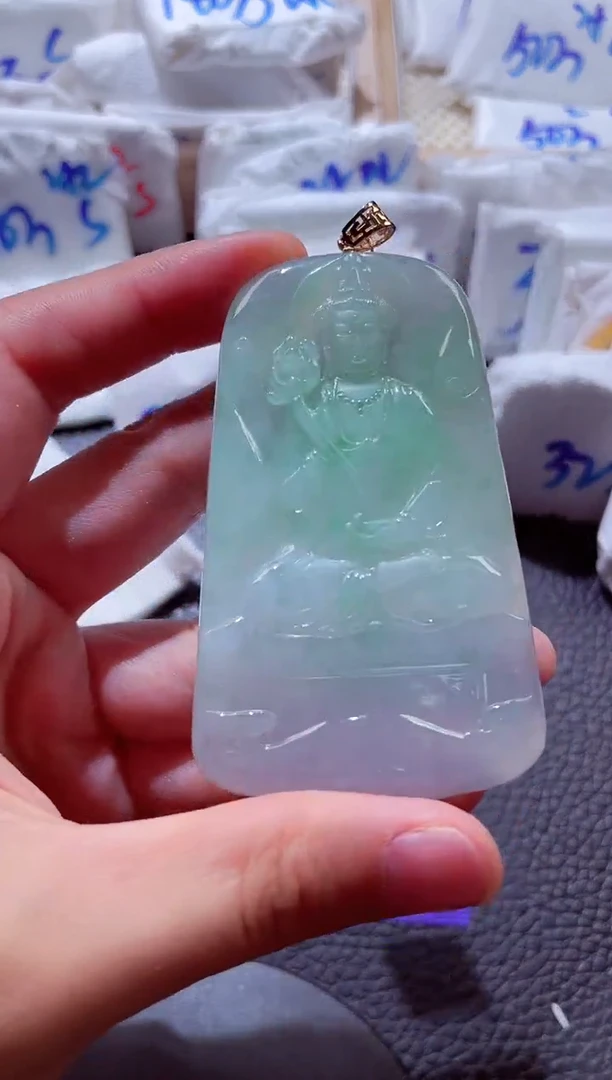 颈饰18K金镶嵌翡翠00004317大势至