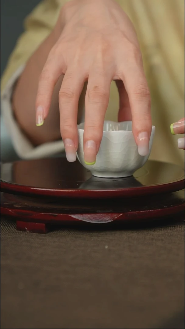 玉青 莲口杯 带底款
