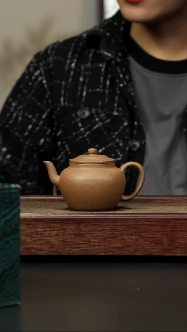 紫砂茶壶芝麻绿 宫灯