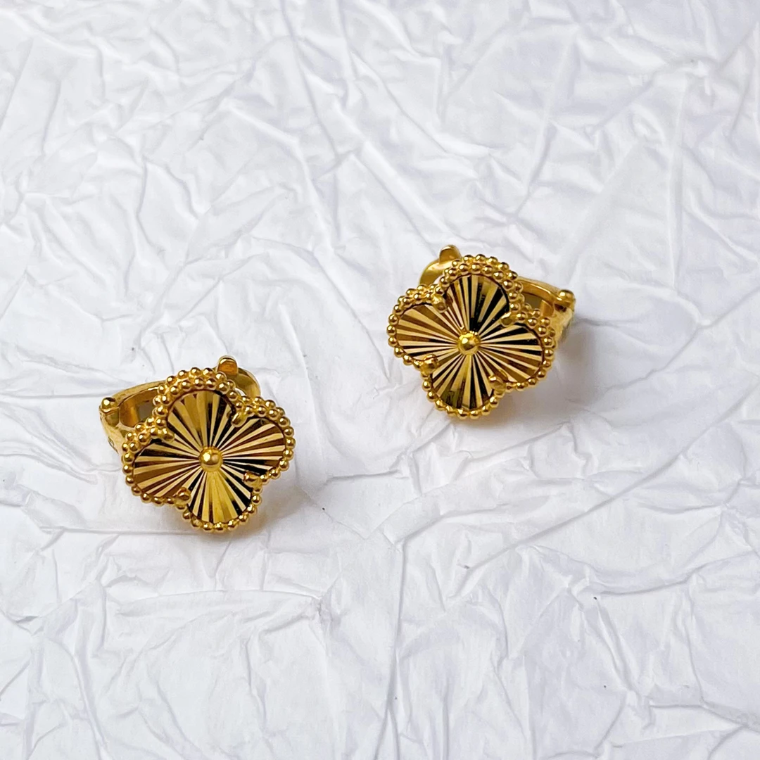 足金999黄金5G工艺镭射四叶草耳拍