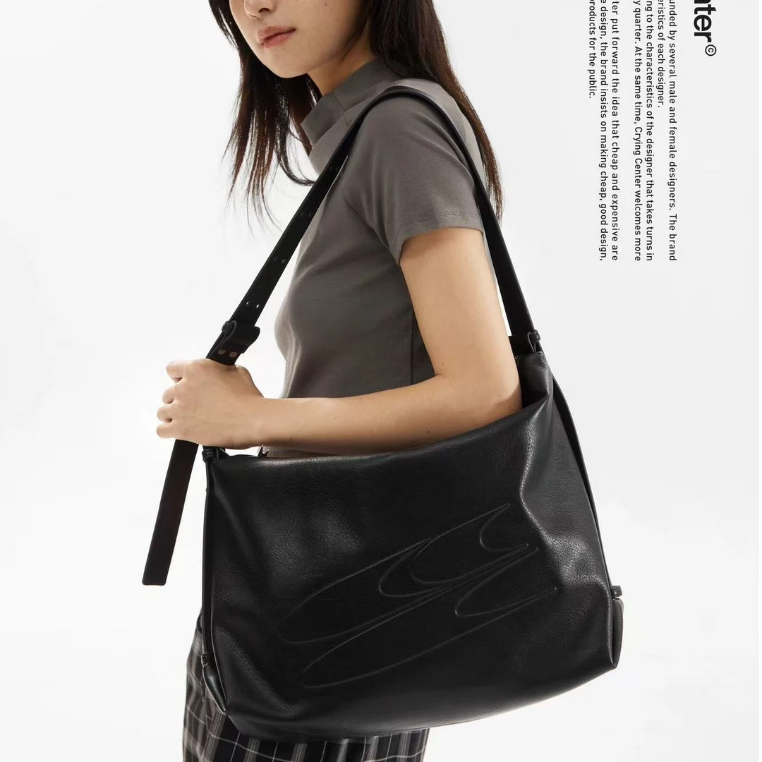 CryingCenter油蜡黑皮不规则斜跨单肩手提背包大容量包CS243008