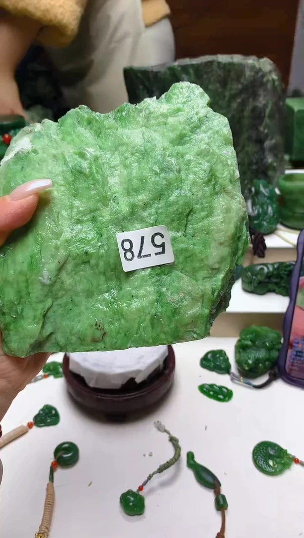 未镶嵌和田玉（碧玉）珠宝半成品0
