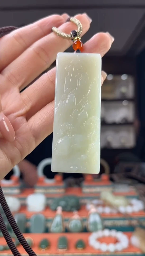 和田玉未镶嵌颈饰佩佩